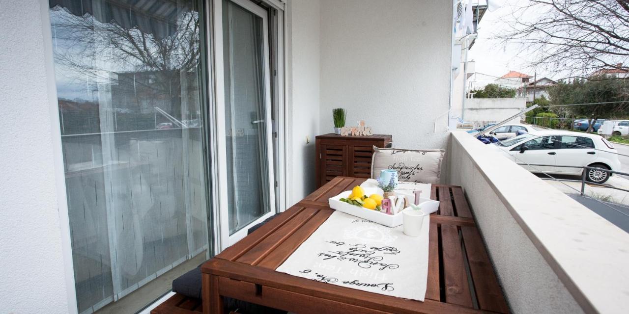Ferienwohnung Abbadessa Kaštela Exterior foto