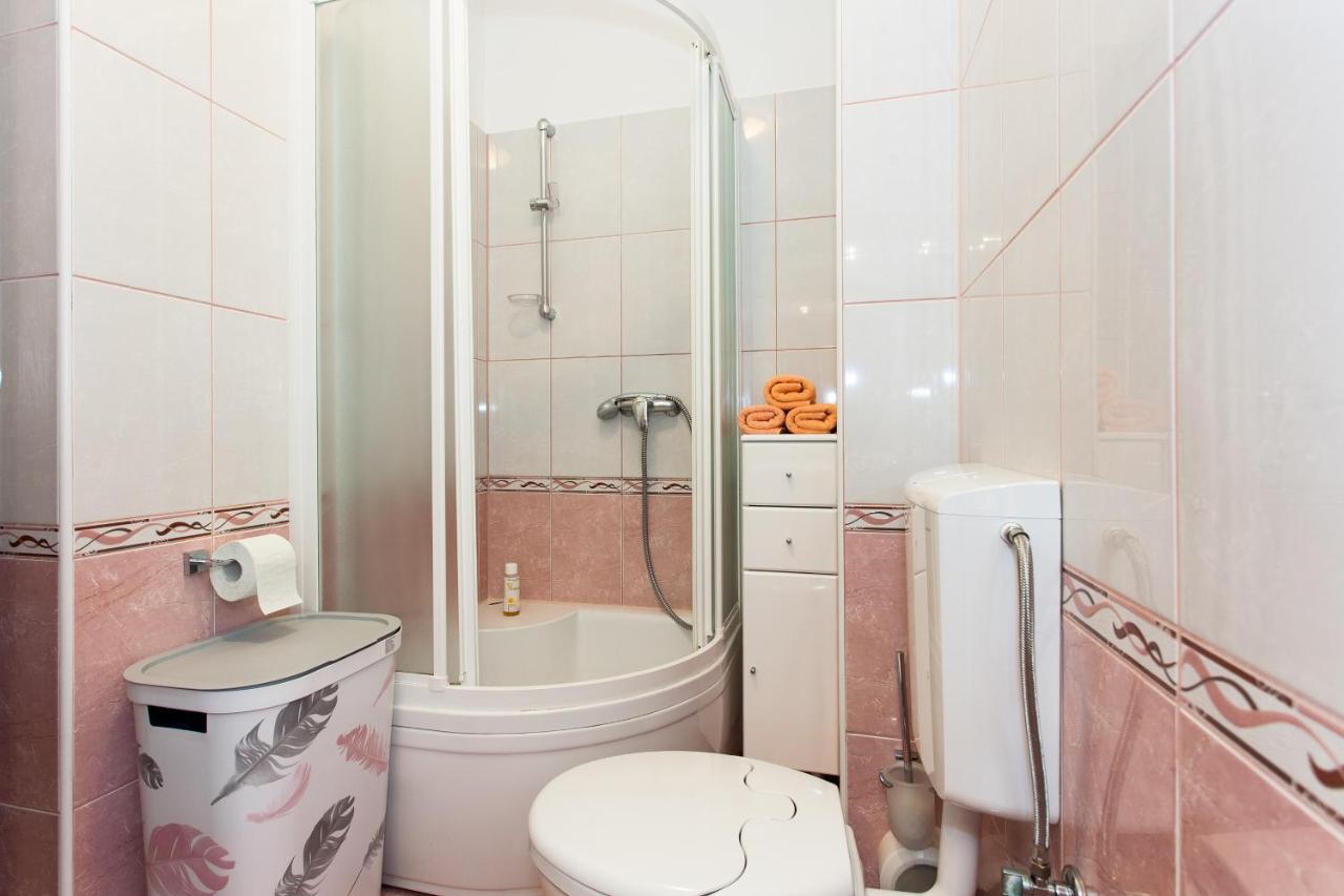 Ferienwohnung Abbadessa Kaštela Exterior foto