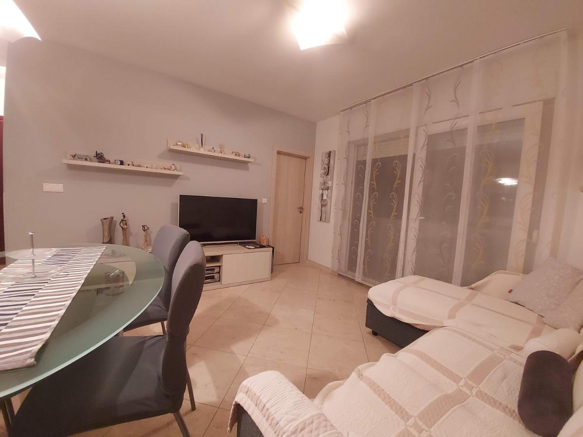 Ferienwohnung Abbadessa Kaštela Exterior foto