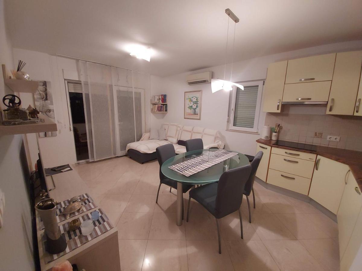 Ferienwohnung Abbadessa Kaštela Exterior foto